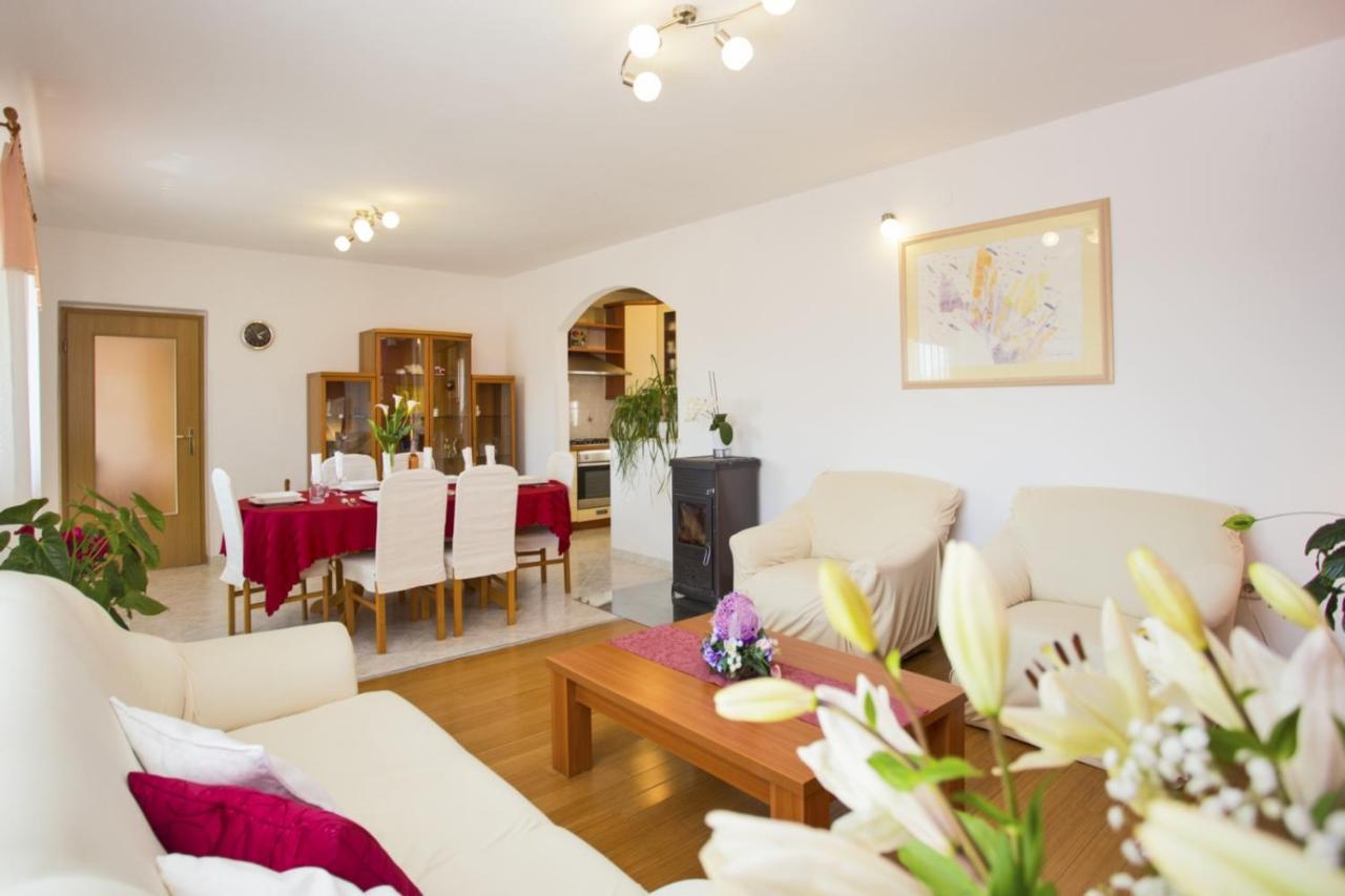 Holiday Home Elvis, Village Kujici Hreljići Eksteriør bilde